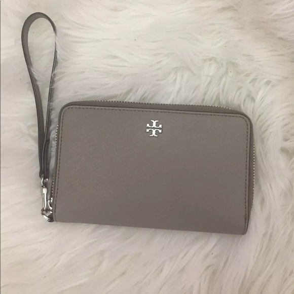 Tory Burch Handbags - Tory Burch Wristlet